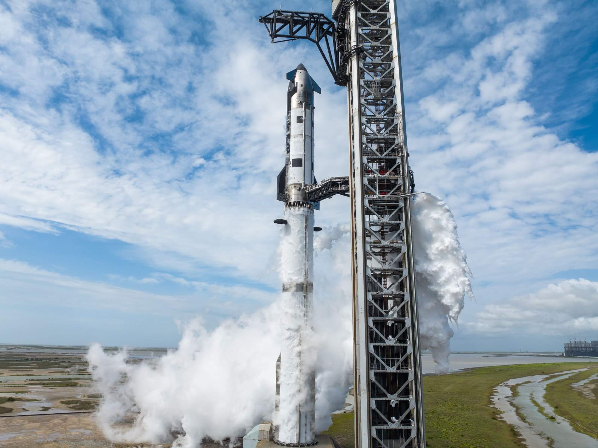 Pad 2でのStarship V3ウェットドレスリハーサル(SpaceX提供)